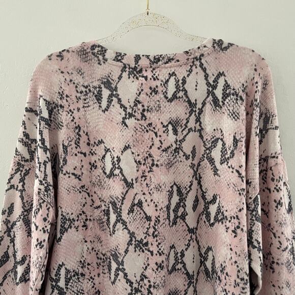 Sundry Python Snake Print Sweater Pullover Sweatshirt Colorful Pink Gray XL NWT - Picture 12 of 13
